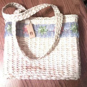 Etienne Aigner summer bag